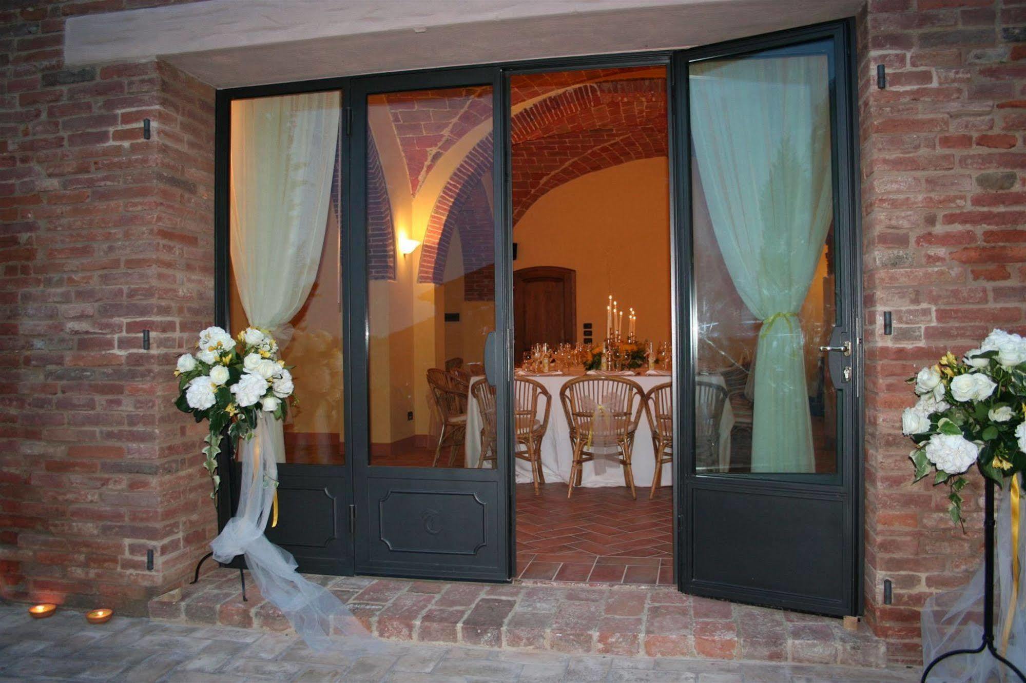 Agriturismo Terra Rossa Valiano ภายนอก รูปภาพ
