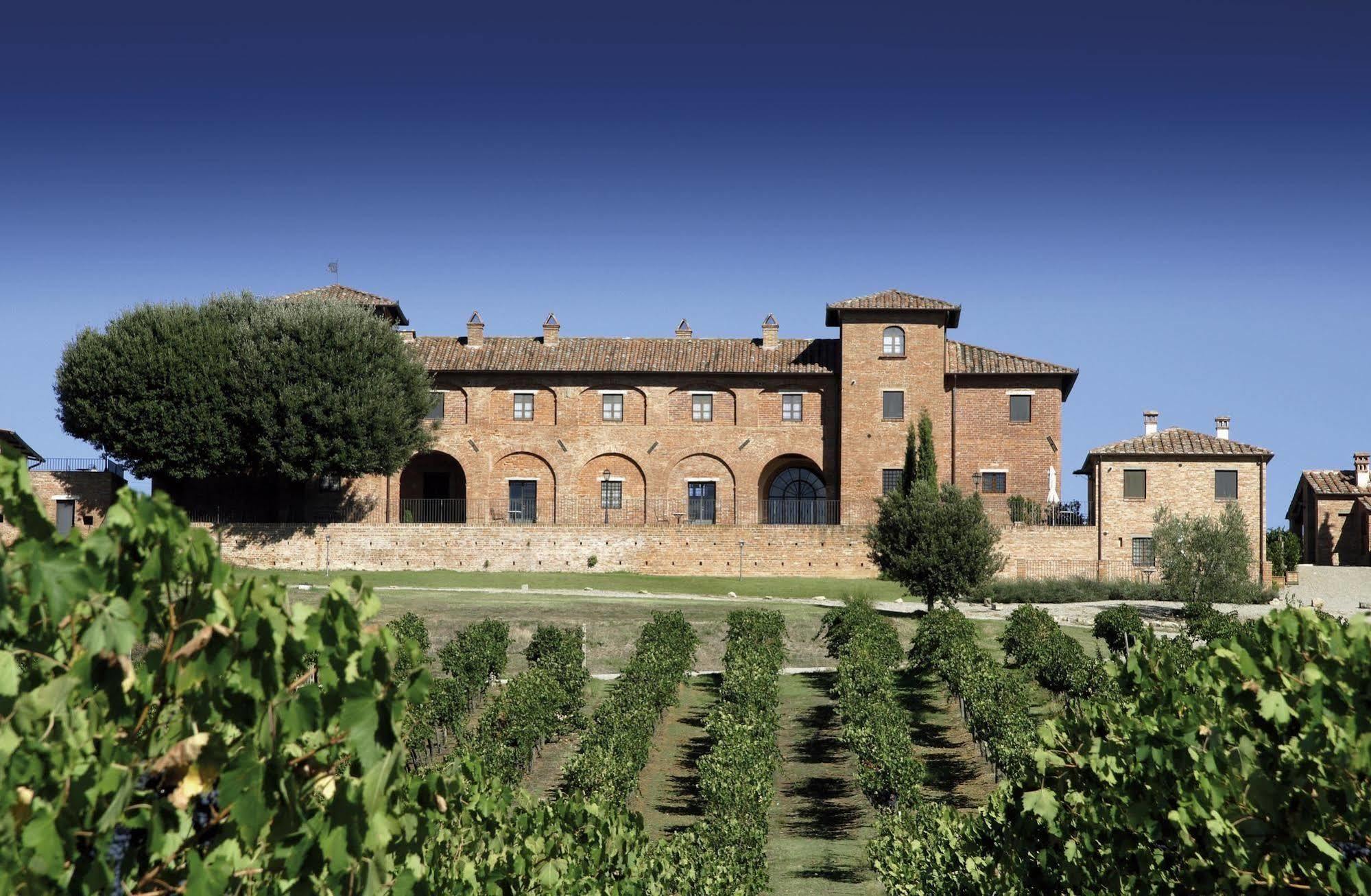 Agriturismo Terra Rossa Valiano ภายนอก รูปภาพ